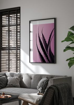 Aloe Vera Leaf in Sleek Black Line